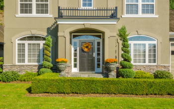 The Top 5 Exterior Paint Colors That Will Boost Your Home’s Curb Appeal