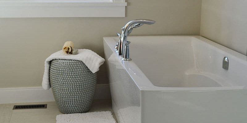 neutral paint color in bathroom